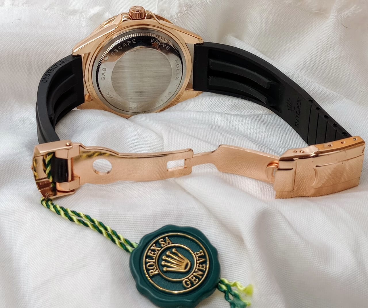 Most Selling Yacht Master Men's Watch - Free Black Aura Watch