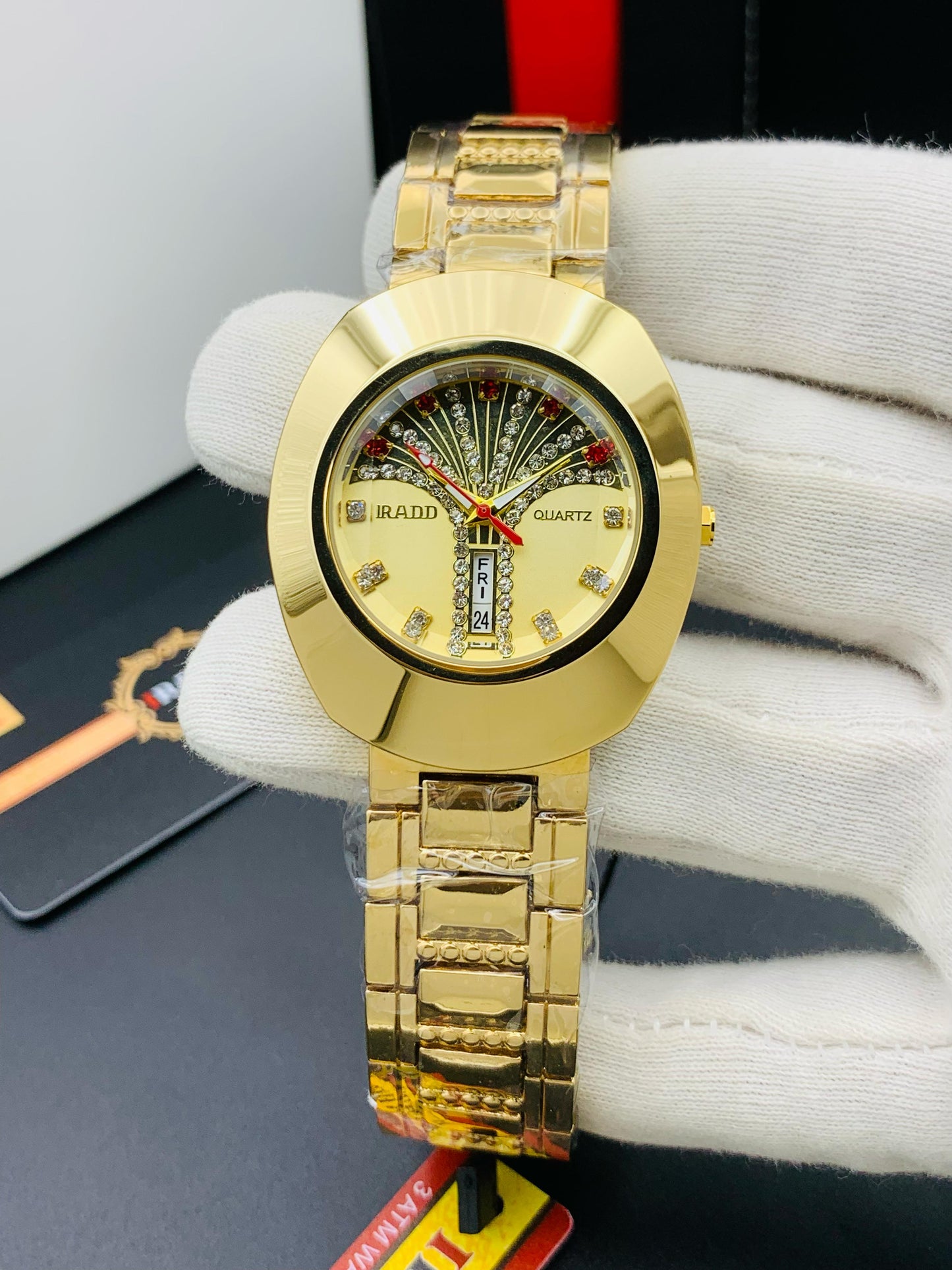 Most Demanding Vintage Golden Watch for Men's - Waterproof