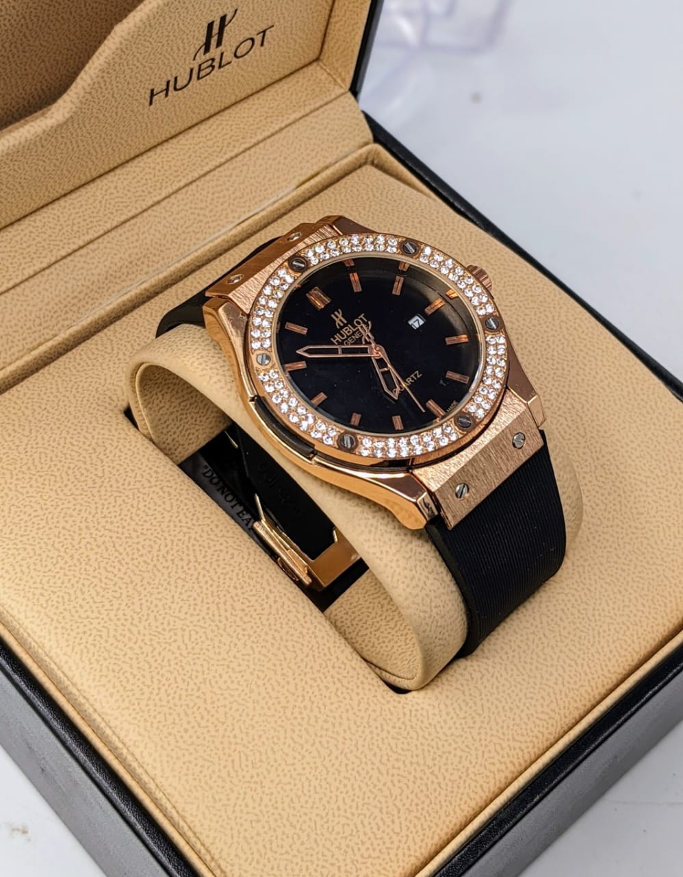 Latest Edition! Diamond Bezel Men's Watch